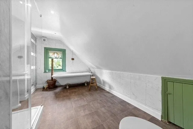 Radnor Park Crescent, Folkestone, Kent, CT19, photo 14