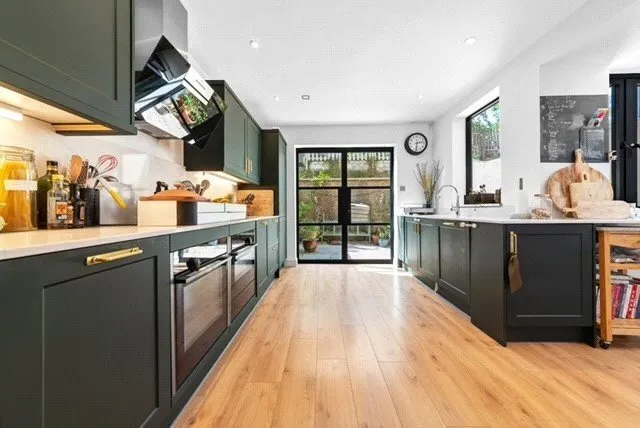 Radnor Park Crescent, Folkestone, Kent, CT19, photo 5