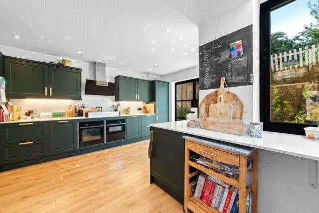 Radnor Park Crescent, Folkestone, Kent, CT19, photo 6