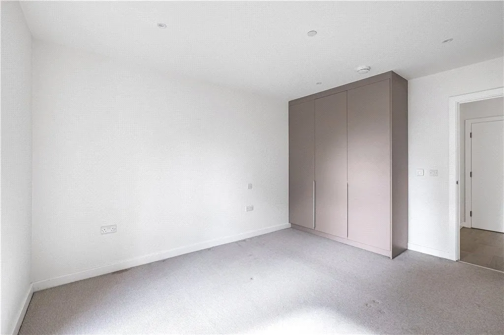 Beatrice Place, London, SW19, photo 3