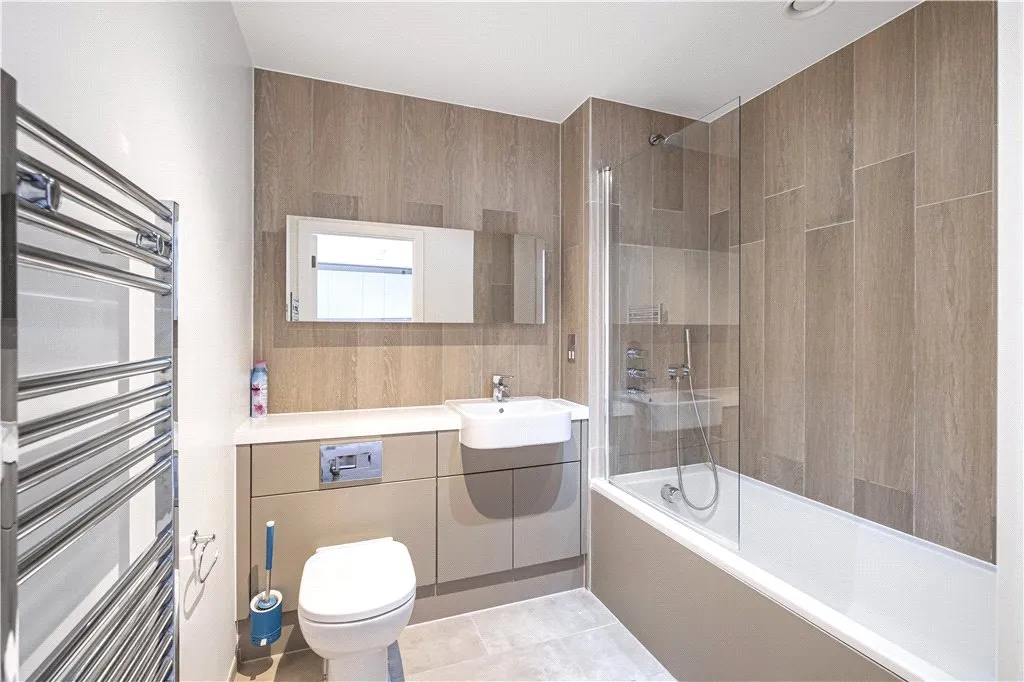 Beatrice Place, London, SW19, photo 4