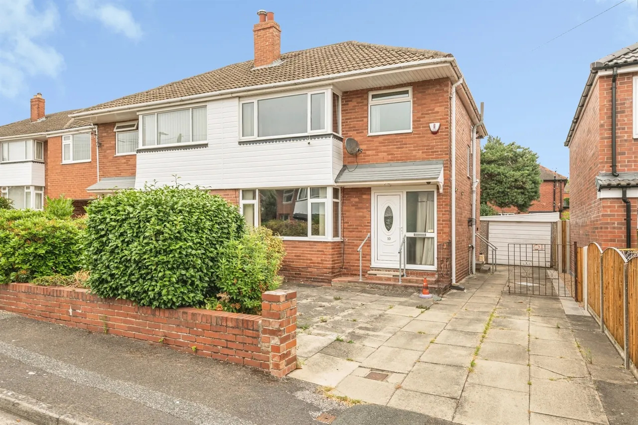 3 bed house for sale — Cyprus Grove, Wakefield