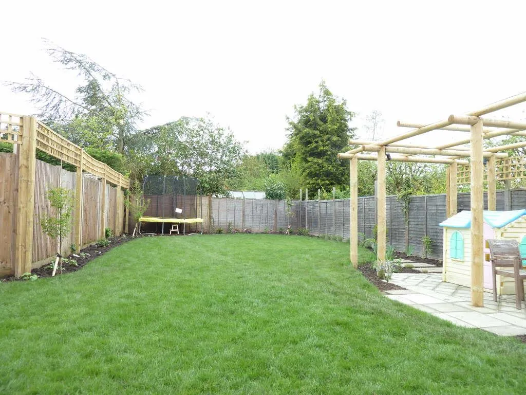 West Farm Avenue, Ashtead, Surrey, KT21 2JY, photo 4