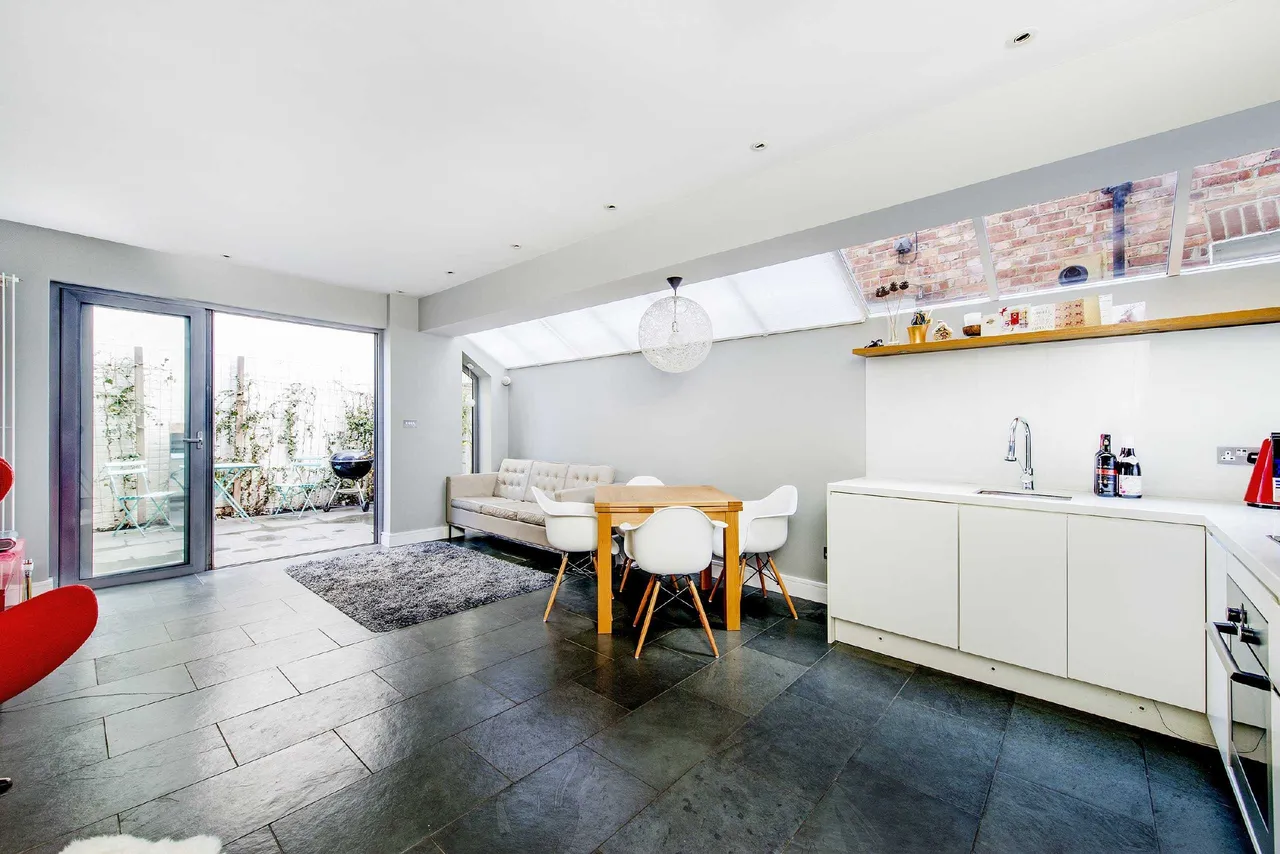 2 bed flat for sale — Stephendale Road, Fulham, London, SW6