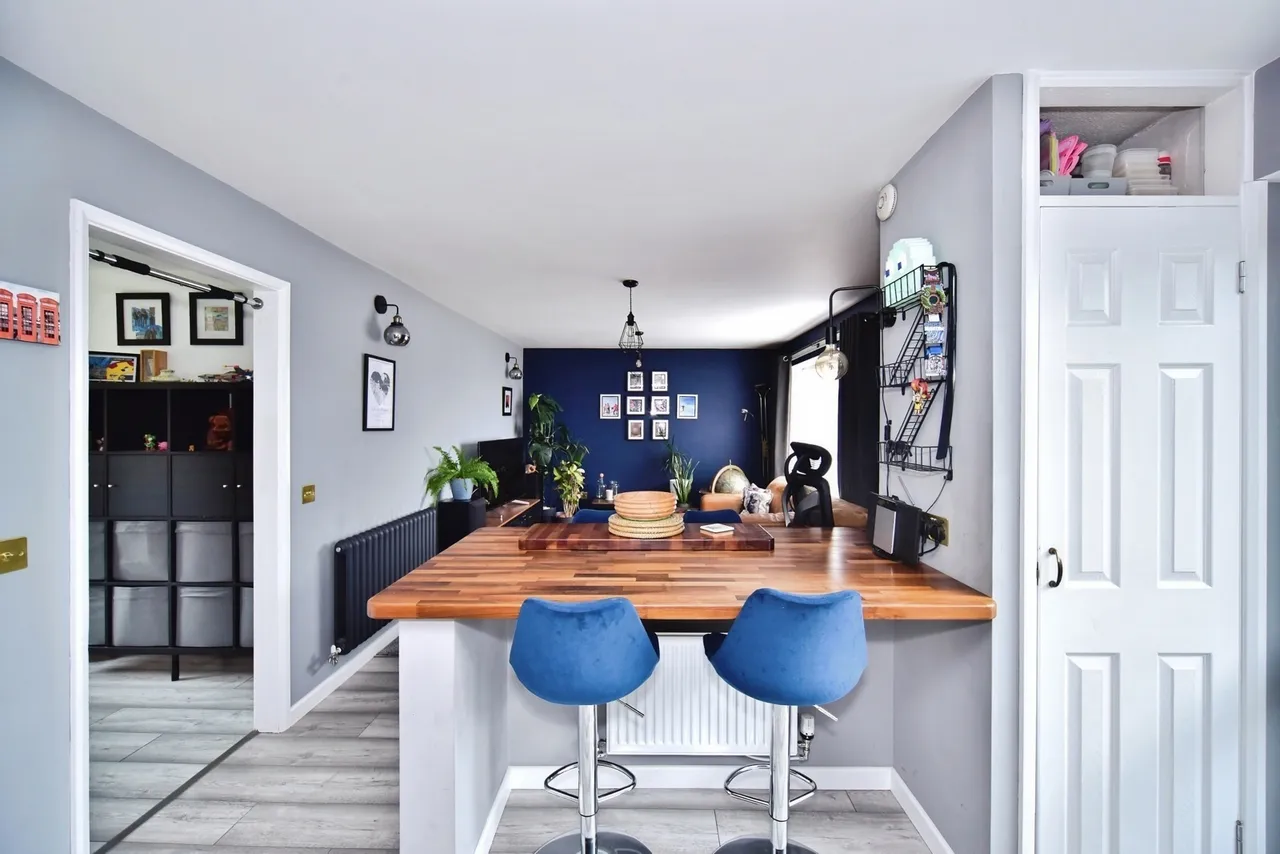 1 bed house for sale, Rover Road, Chatham, ME5