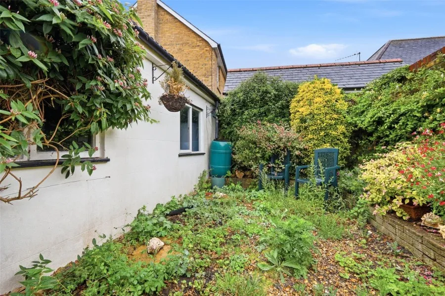 with 3 bedrooms in Old Harlow, CM17, photo 19