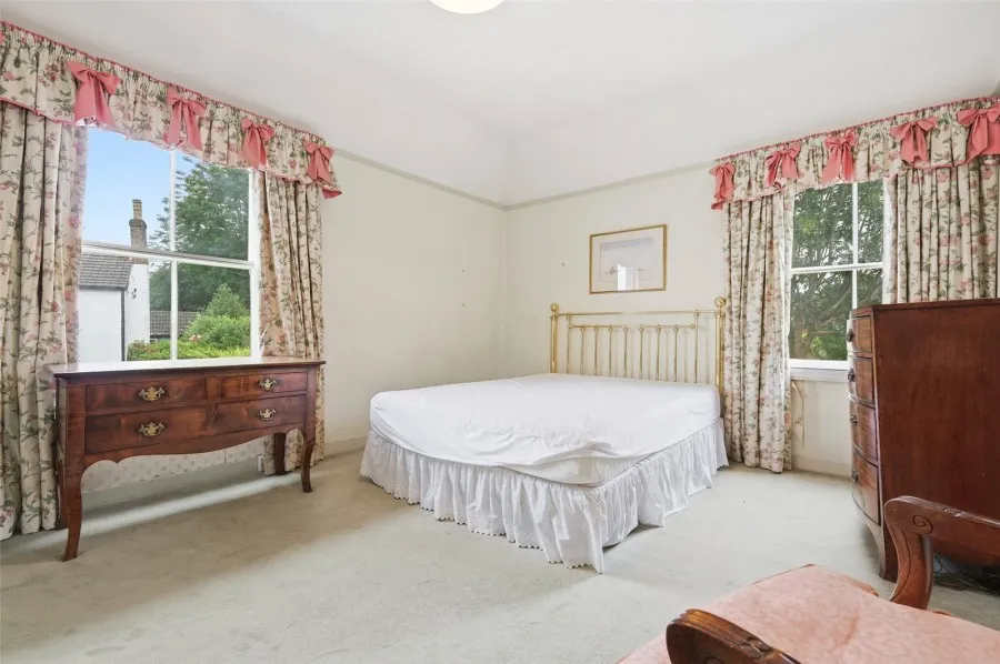 with 3 bedrooms in Old Harlow, CM17, photo 3