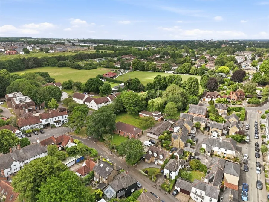 with 3 bedrooms in Old Harlow, CM17, photo 13