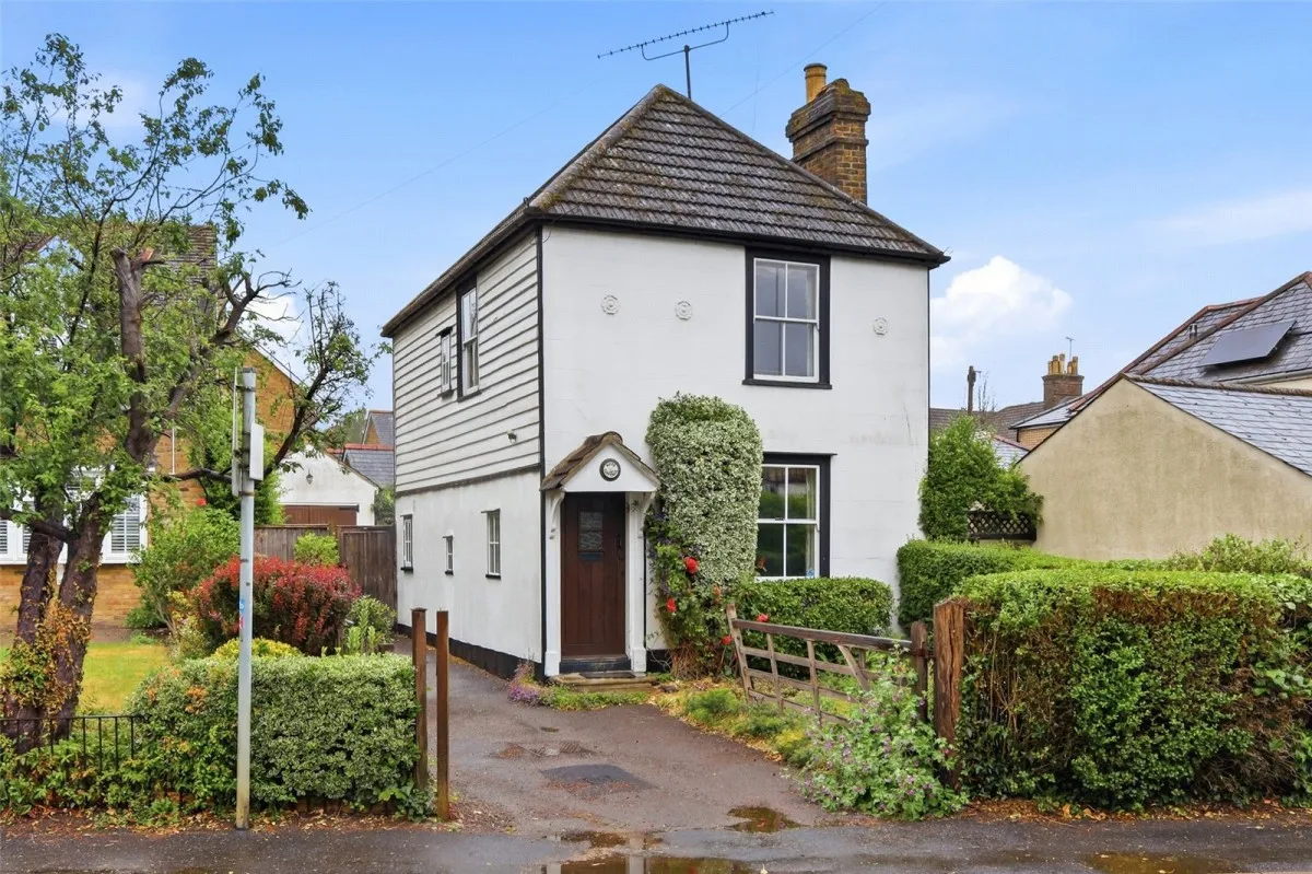 3 bed house for sale, with 3 bedrooms in Old Harlow, CM17