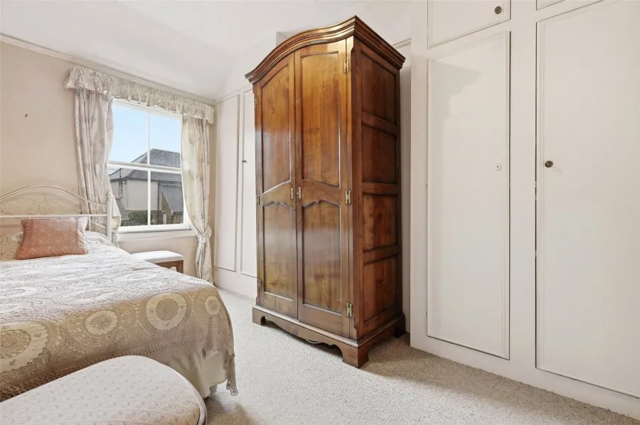 with 3 bedrooms in Old Harlow, CM17, photo 18