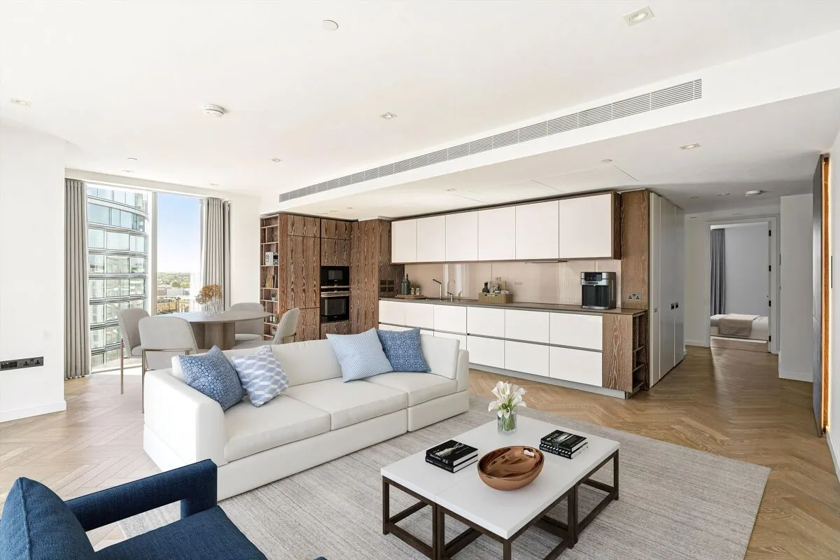 2 bed flat for sale, Halliday House, London, SW11