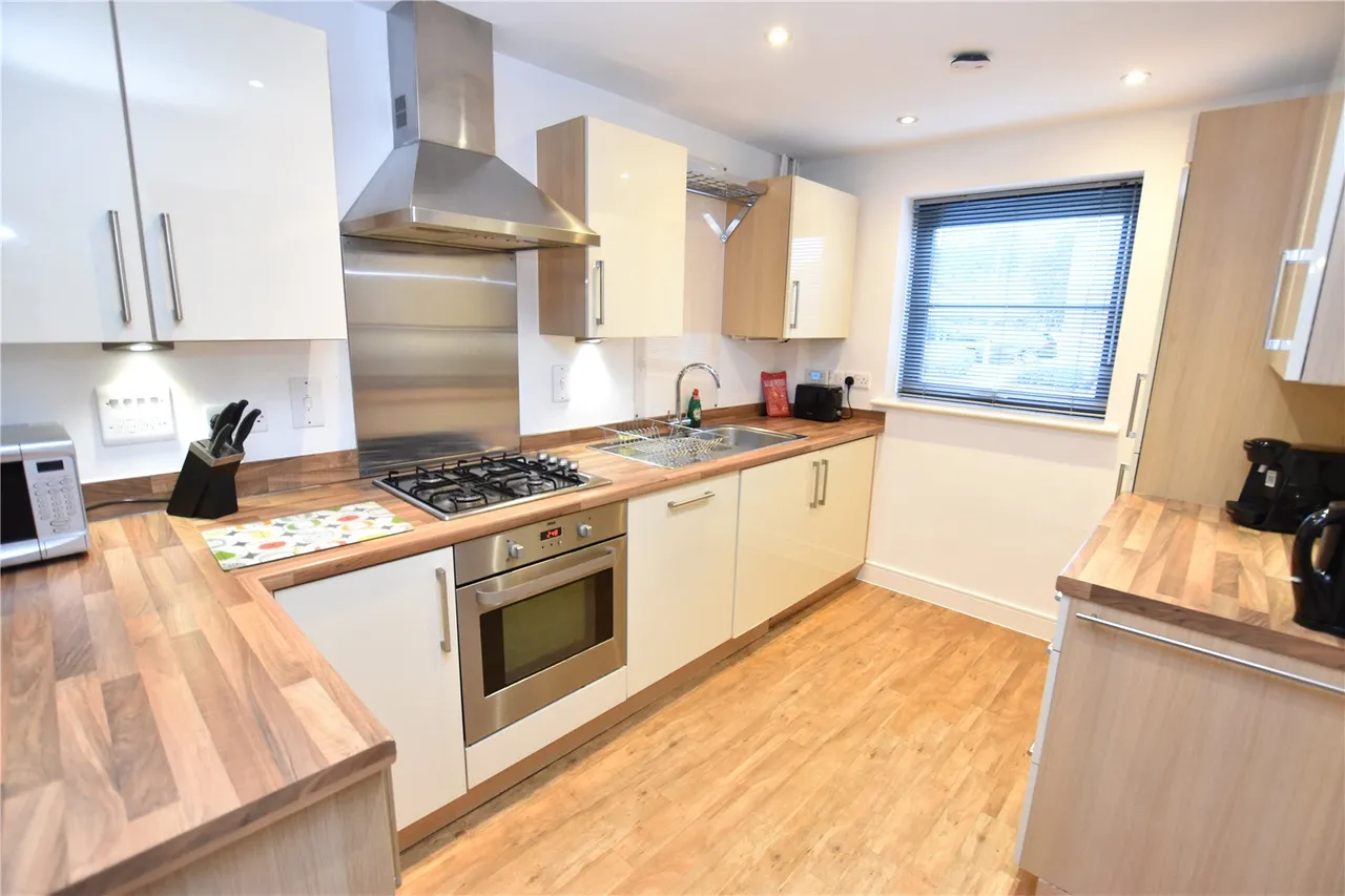 Sunderland Place, Farnborough, GU14, photo 3