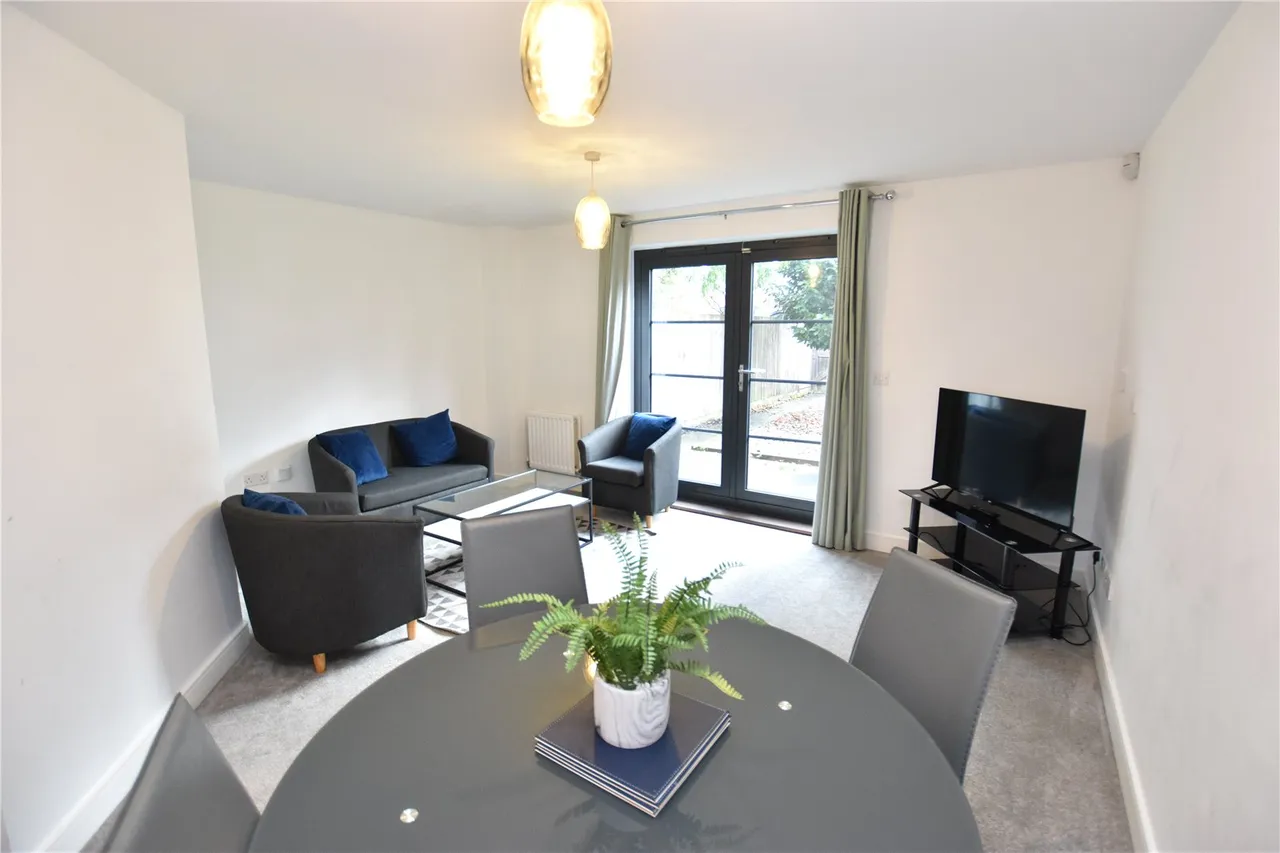 Sunderland Place, Farnborough, GU14, photo 6