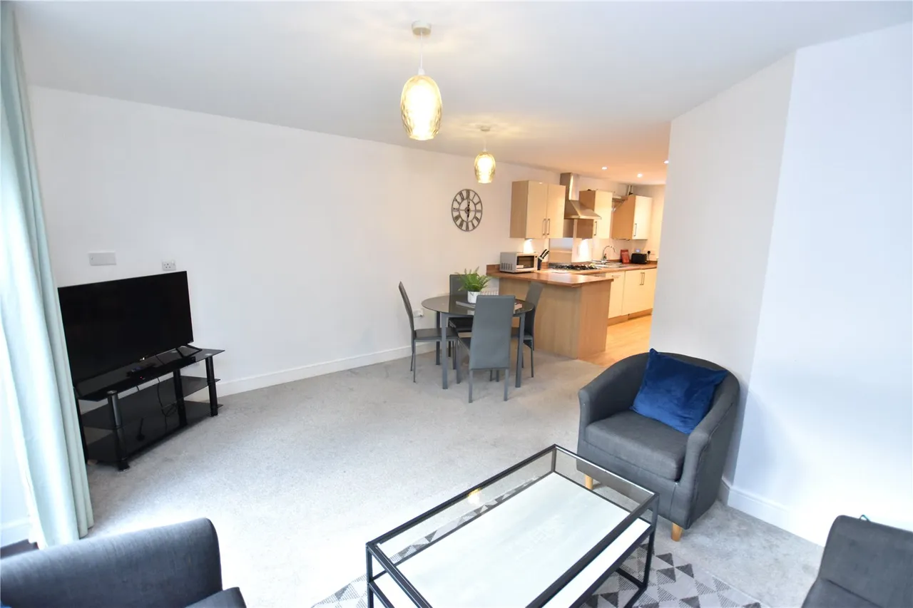 Sunderland Place, Farnborough, GU14, photo 8