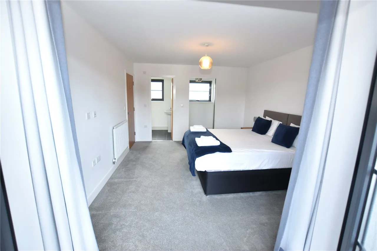 Sunderland Place, Farnborough, GU14, photo 17