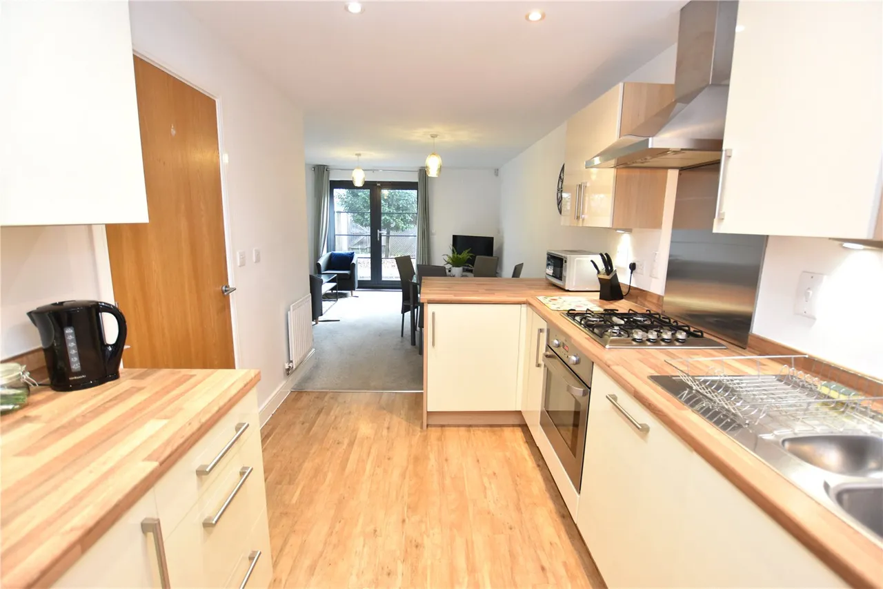 Sunderland Place, Farnborough, GU14, photo 10