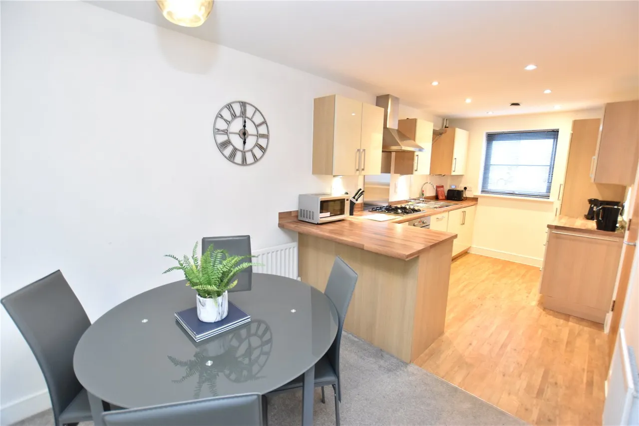 Sunderland Place, Farnborough, GU14, photo 9