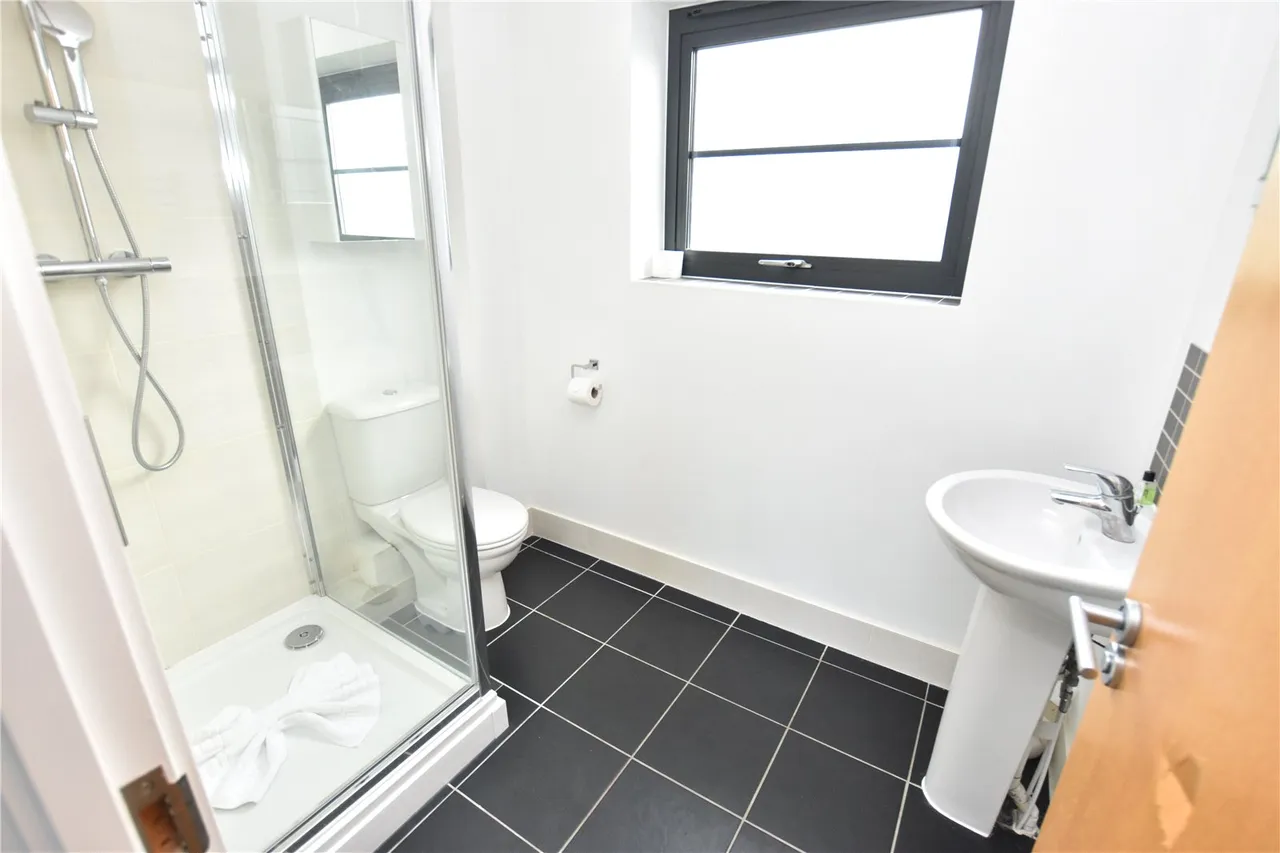 Sunderland Place, Farnborough, GU14, photo 19