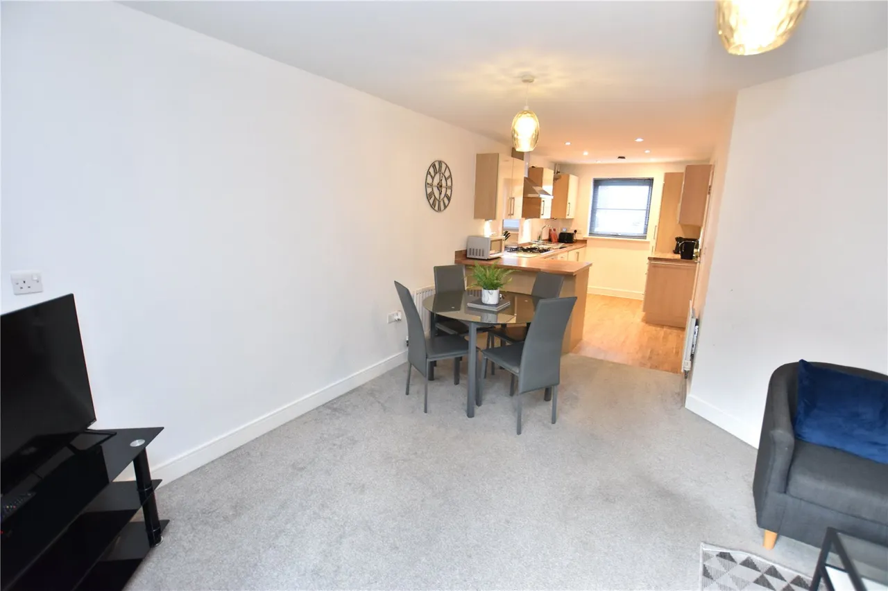 Sunderland Place, Farnborough, GU14, photo 5