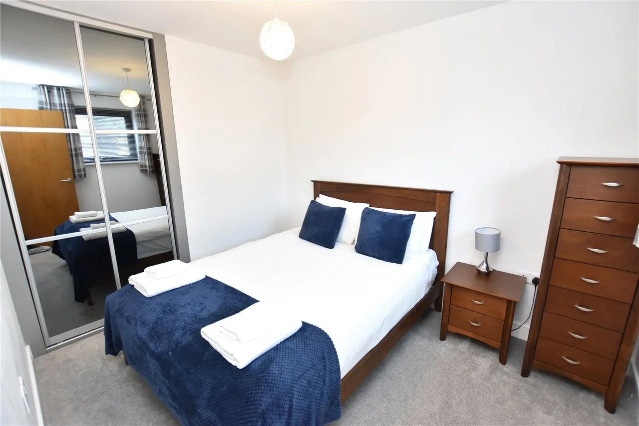 Sunderland Place, Farnborough, GU14, photo 14