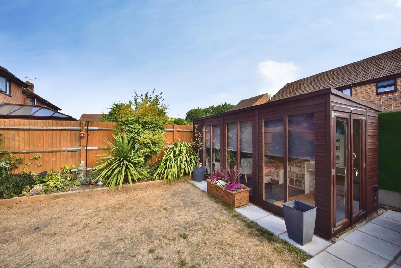 Vaughan Drive, Kemsley, ME10, photo 17