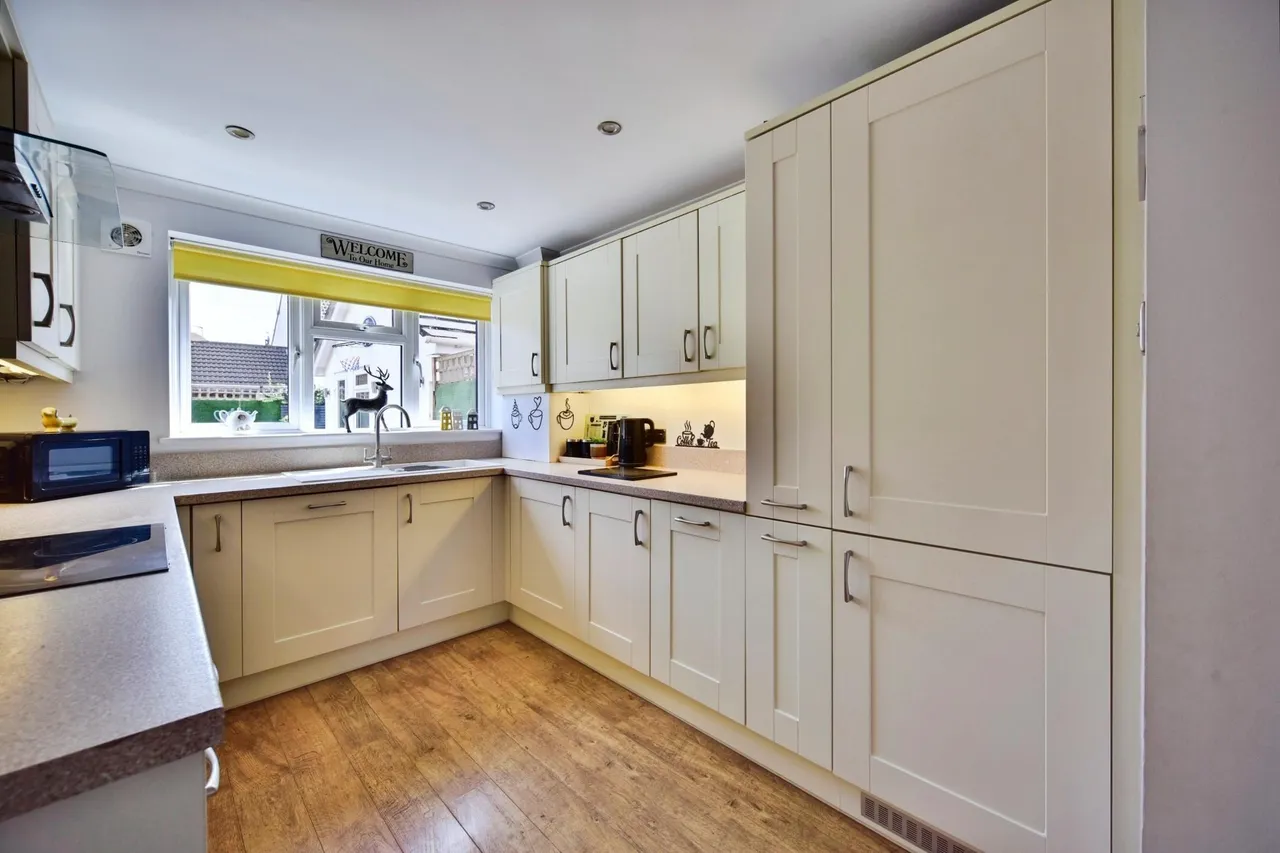 Vaughan Drive, Kemsley, ME10, photo 8