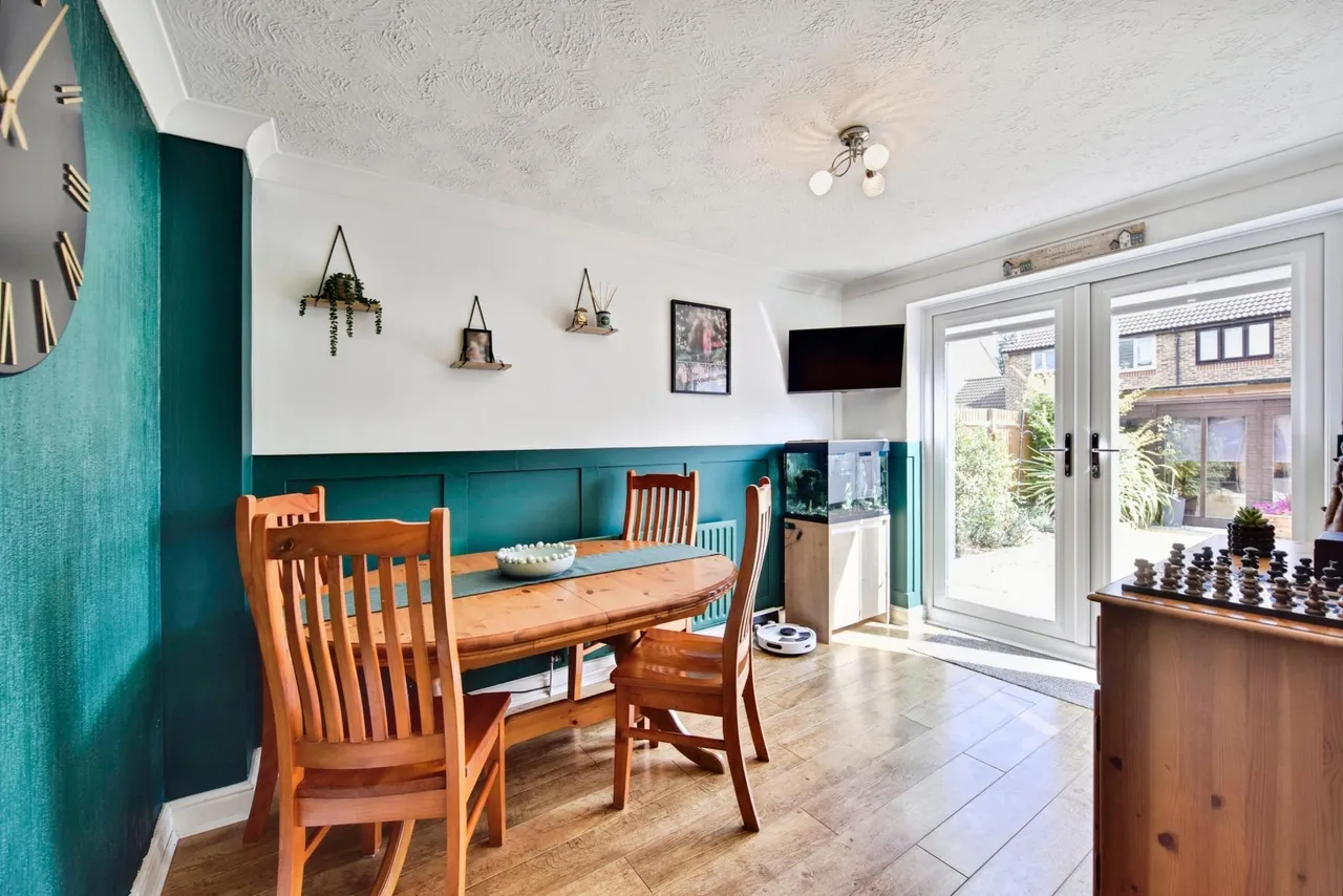 Vaughan Drive, Kemsley, ME10, photo 9