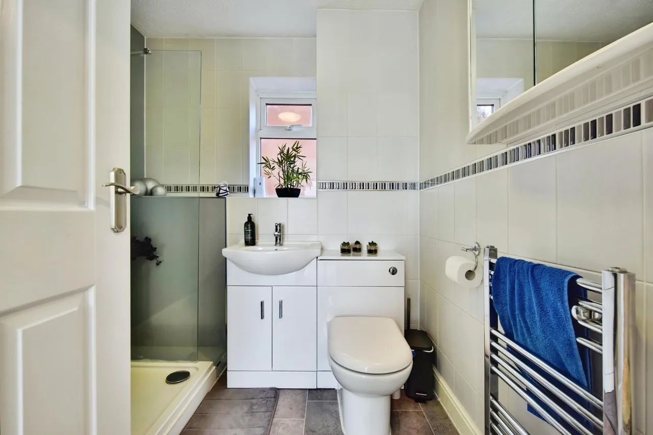 Vaughan Drive, Kemsley, ME10, photo 14