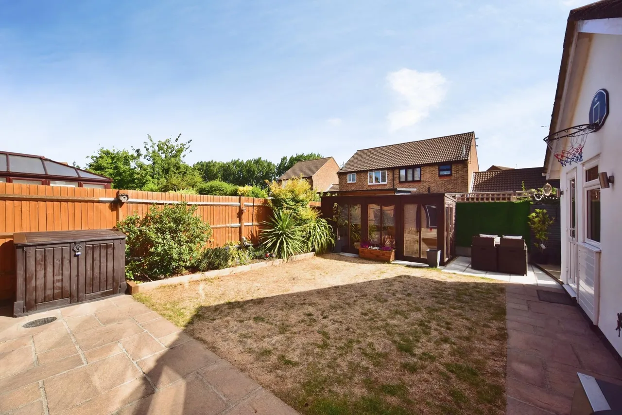 Vaughan Drive, Kemsley, ME10, photo 4