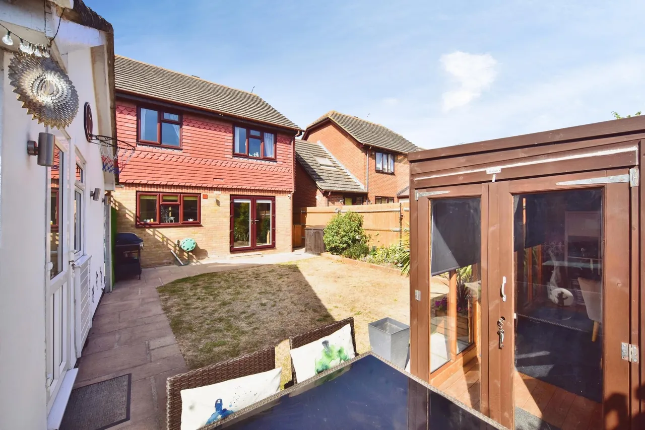 Vaughan Drive, Kemsley, ME10, photo 16