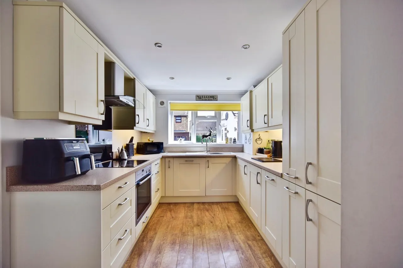 Vaughan Drive, Kemsley, ME10, photo 7