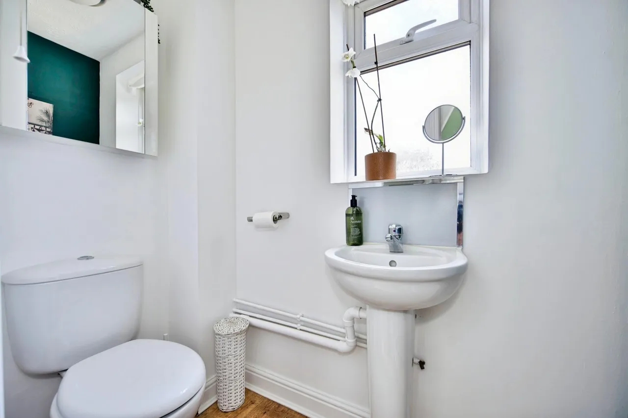 Vaughan Drive, Kemsley, ME10, photo 6
