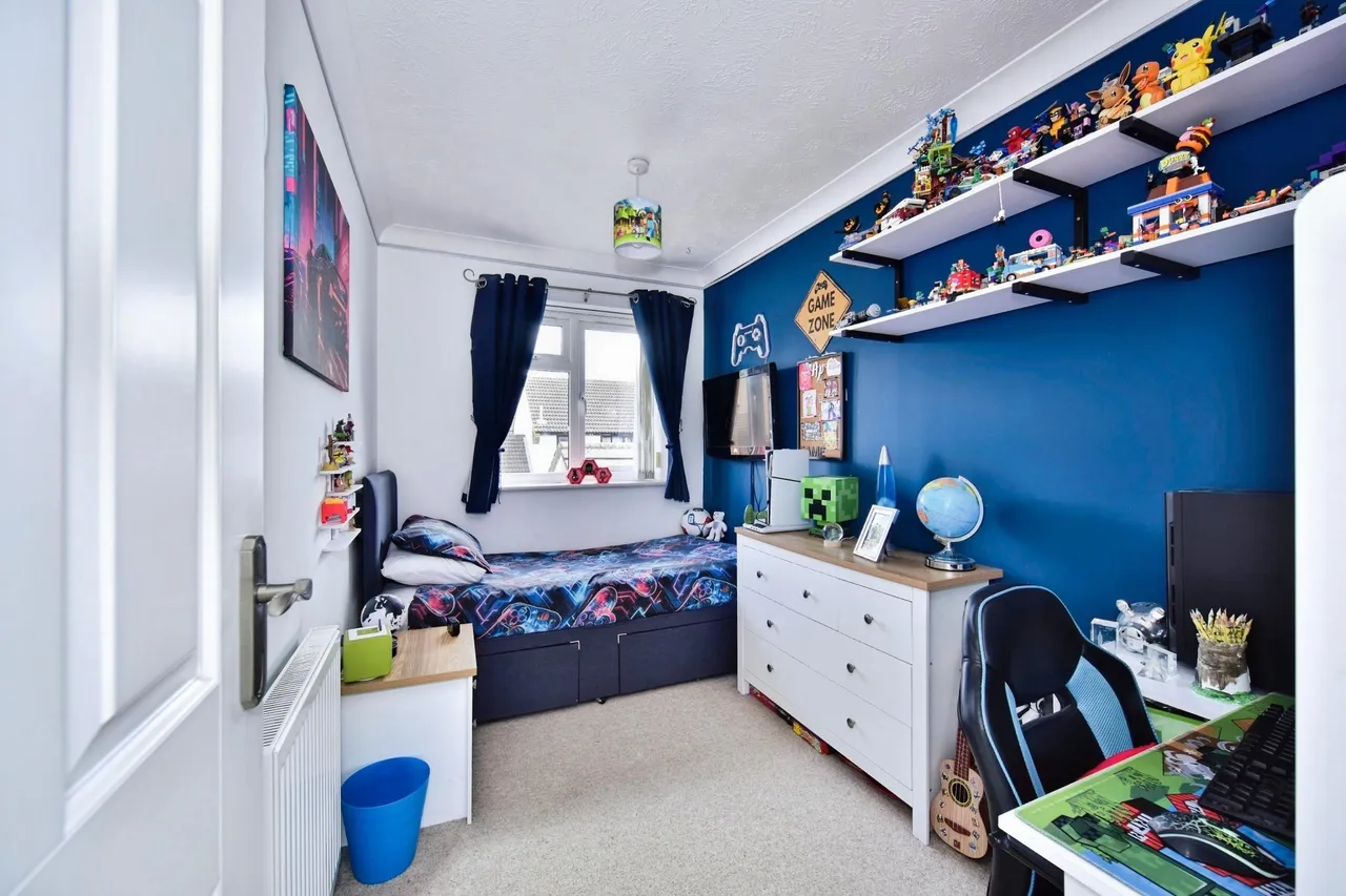 Vaughan Drive, Kemsley, ME10, photo 12