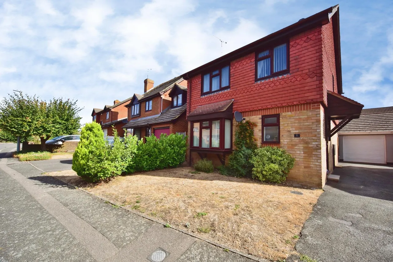 4 bed house for sale, Vaughan Drive, Kemsley, ME10