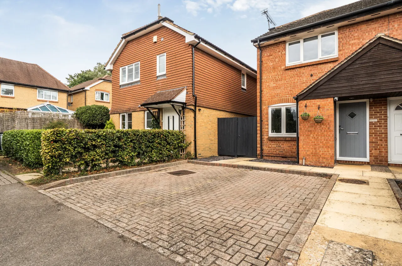 Portia Grove, Warfield, Bracknell, Berkshire, RG42 3TS, photo 19