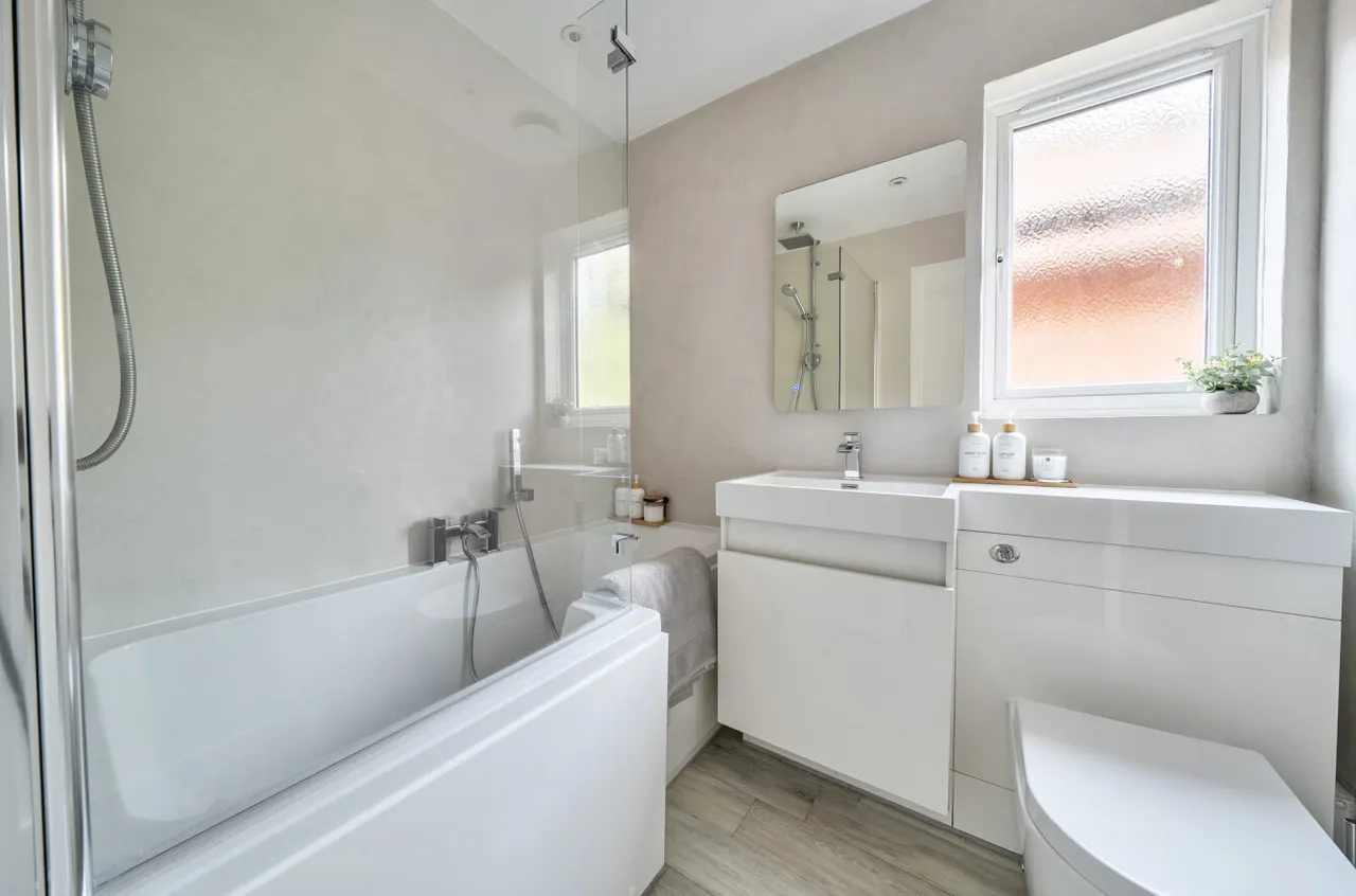 Portia Grove, Warfield, Bracknell, Berkshire, RG42 3TS, photo 10