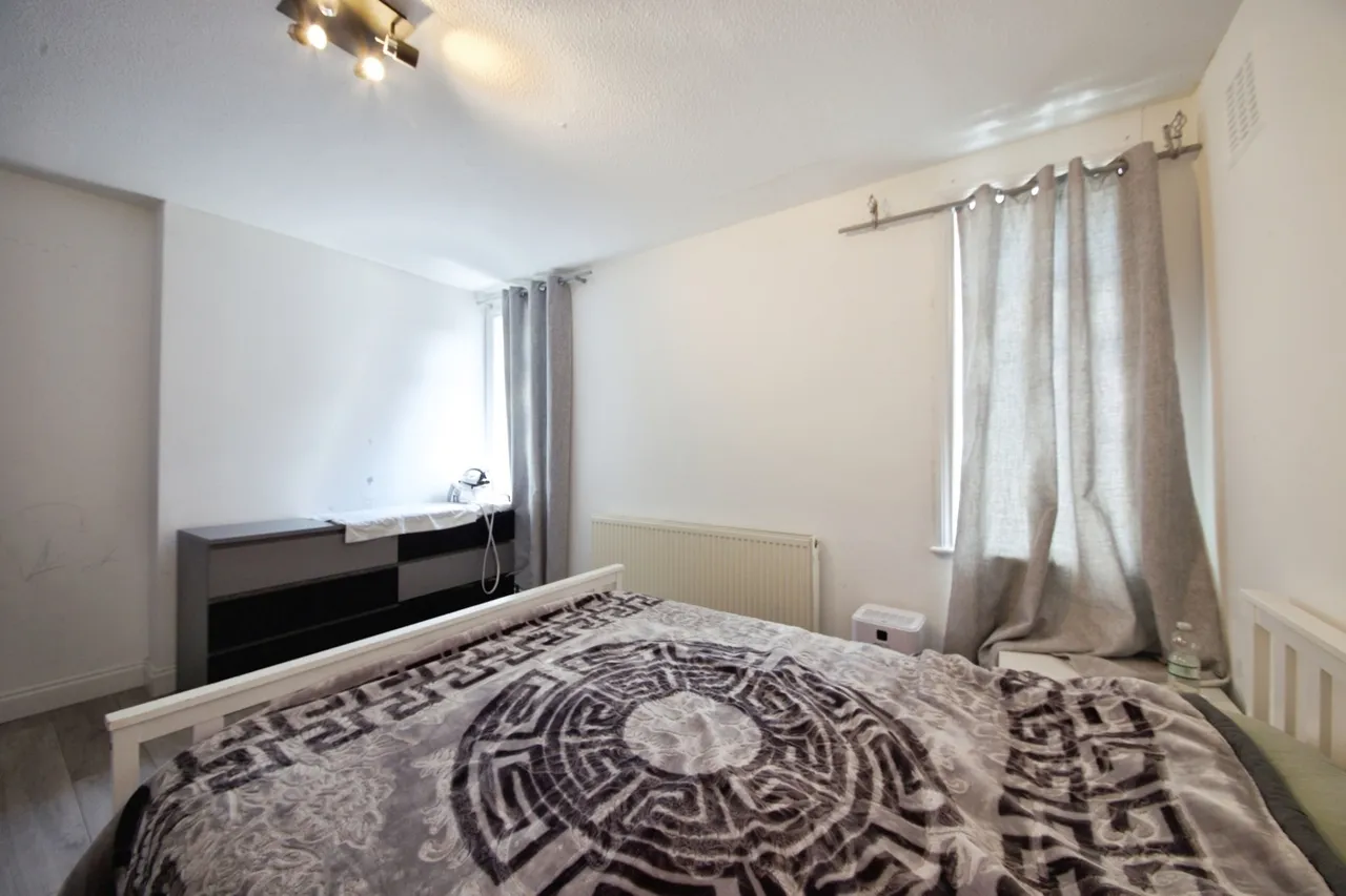 Folkestone Road, London, N18, photo 9