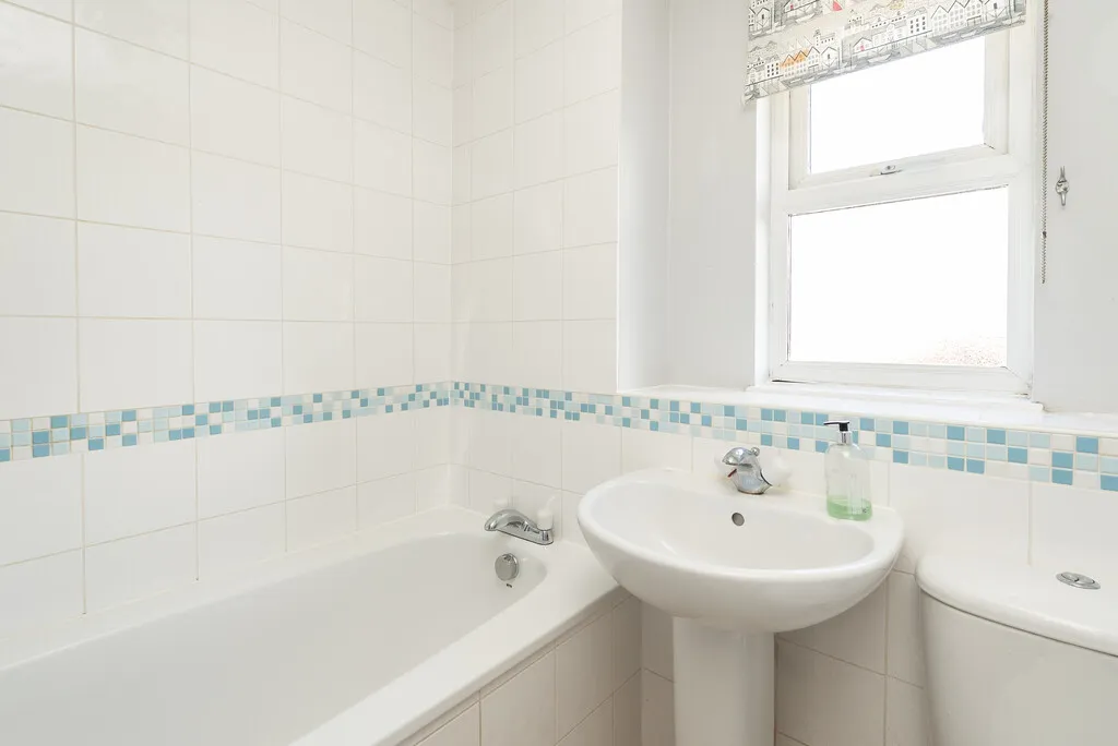 Leith View, North Holmwood, RH5, photo 9
