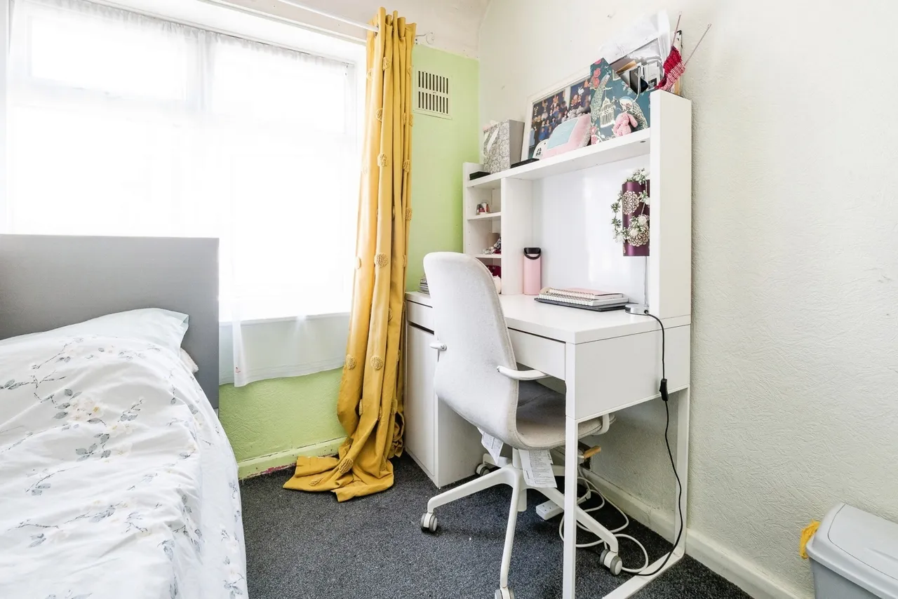 Woodward Road, DAGENHAM, ESSEX, RM9, photo 18