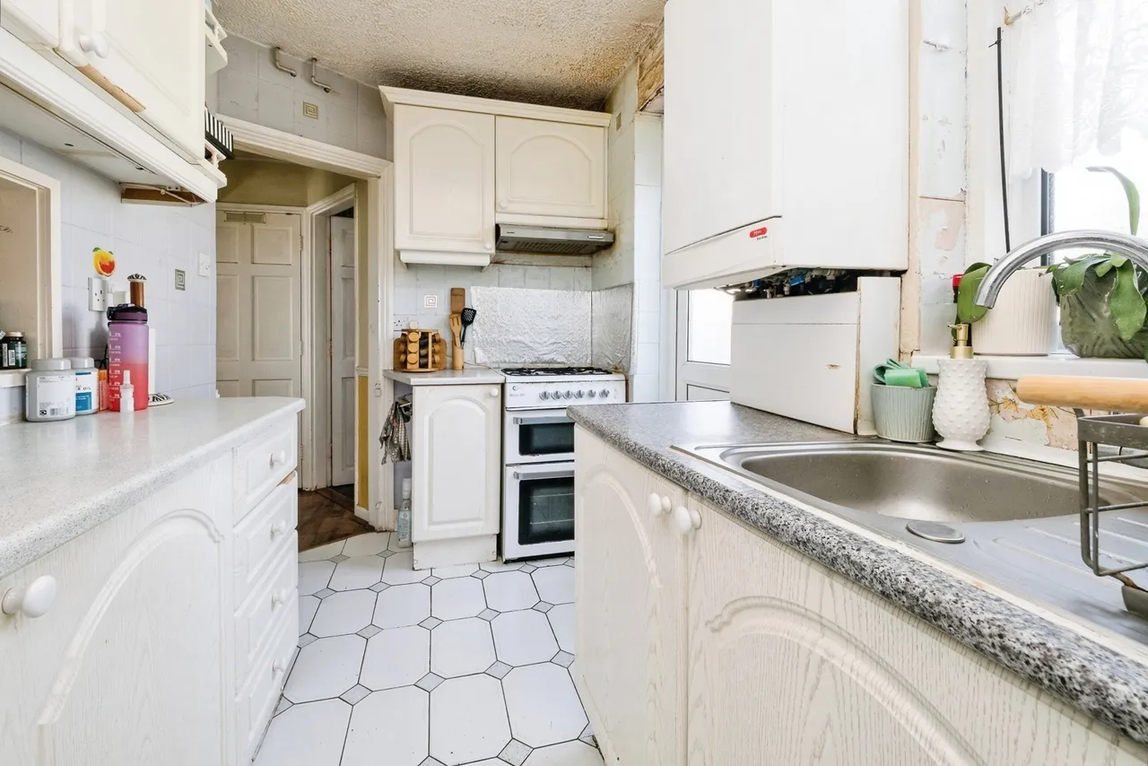 Woodward Road, DAGENHAM, ESSEX, RM9, photo 7