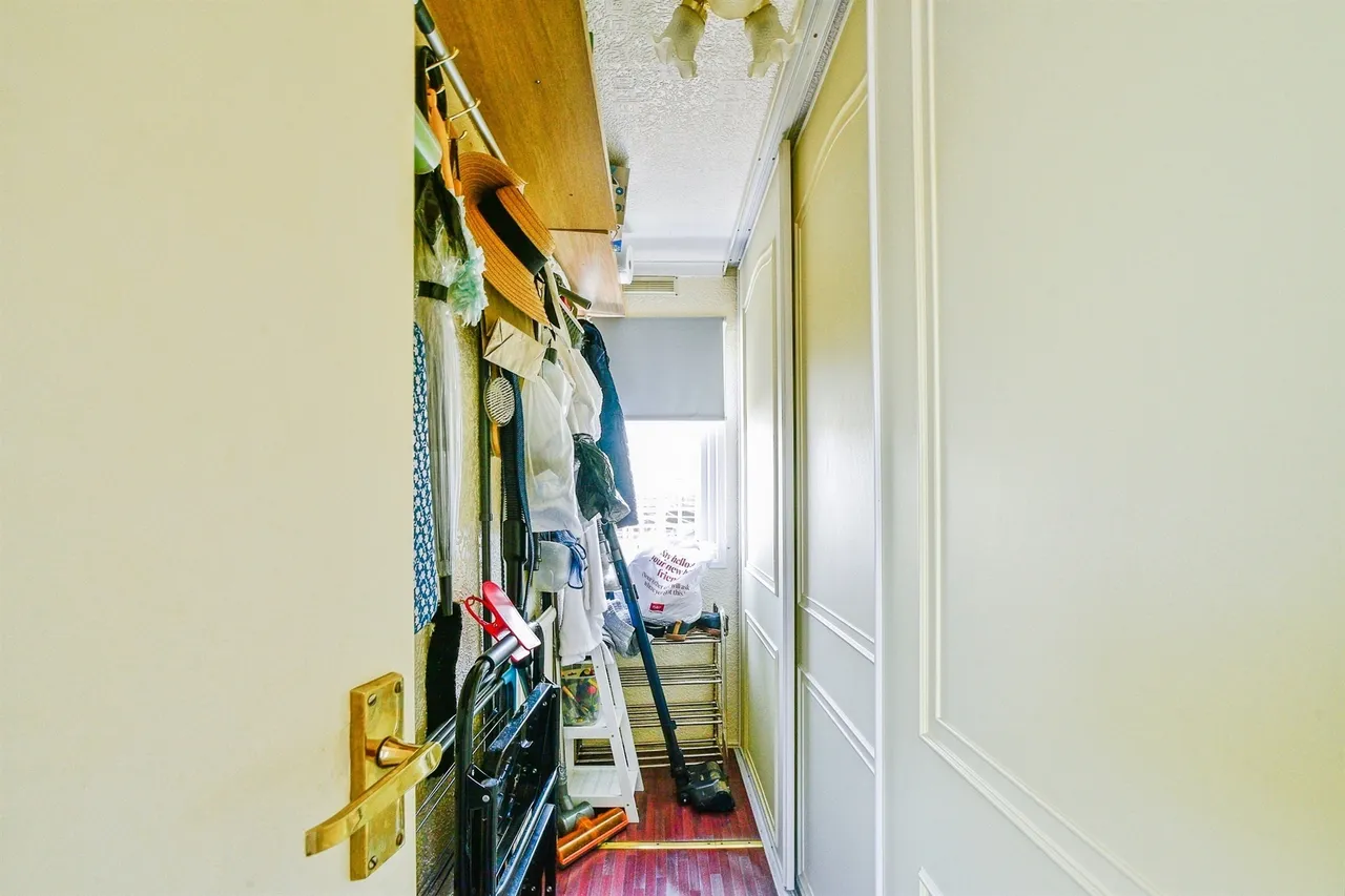 Manor Avenue, St. Johns Priory, Lechlade, photo 10