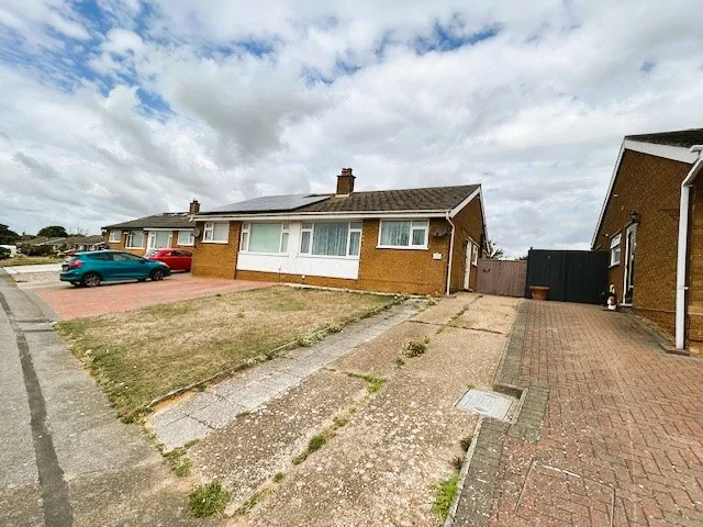 Dovedale, Felixstowe, Suffolk, IP11 2PL, photo 15