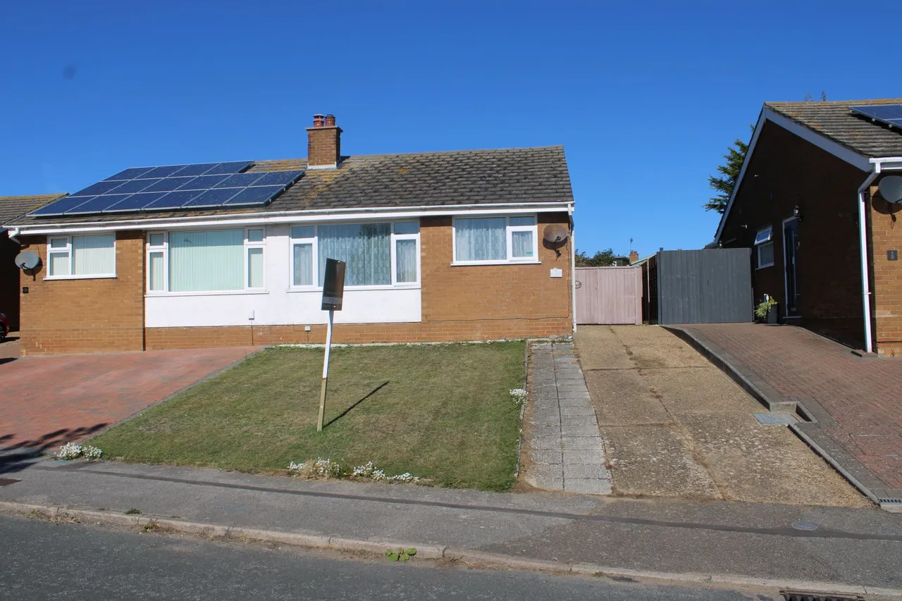 2 bed house for sale — Dovedale, Felixstowe, Suffolk, IP11 2PL