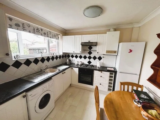 Dovedale, Felixstowe, Suffolk, IP11 2PL, photo 8