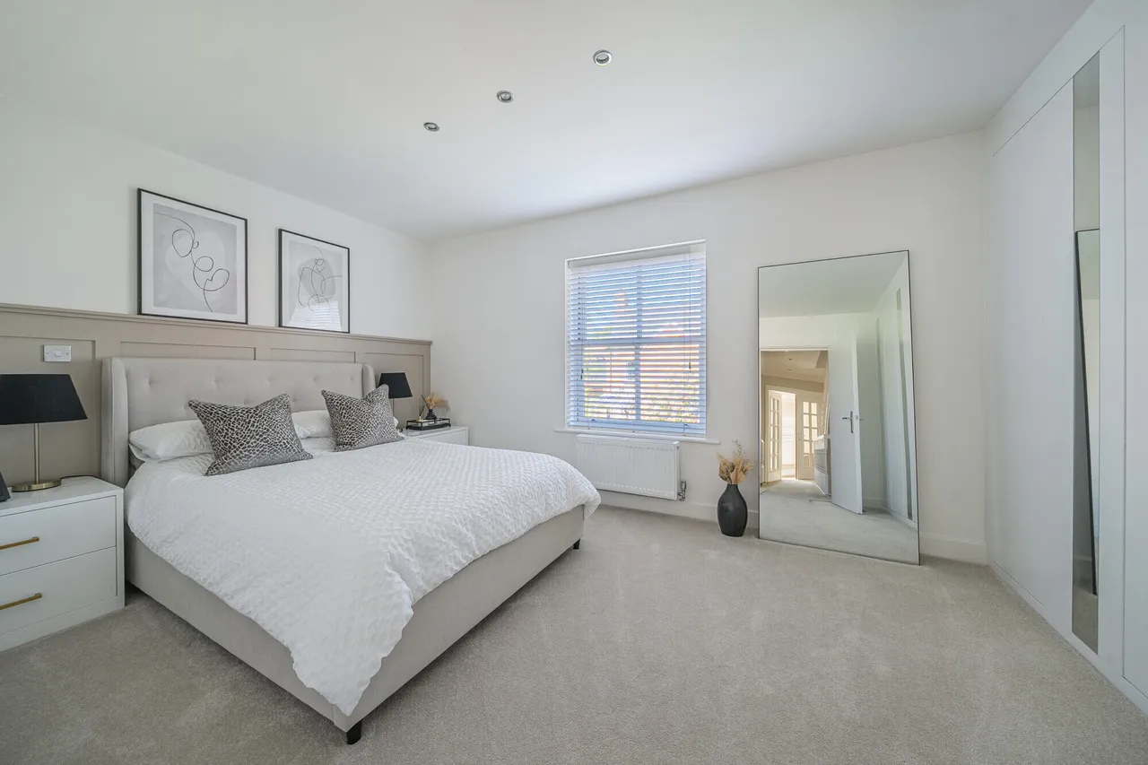 Longbourn, Windsor, SL4, photo 12