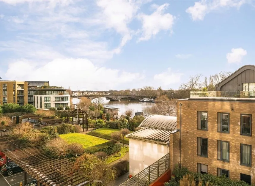 Kew Bridge Road, Brentford, TW8, photo 6