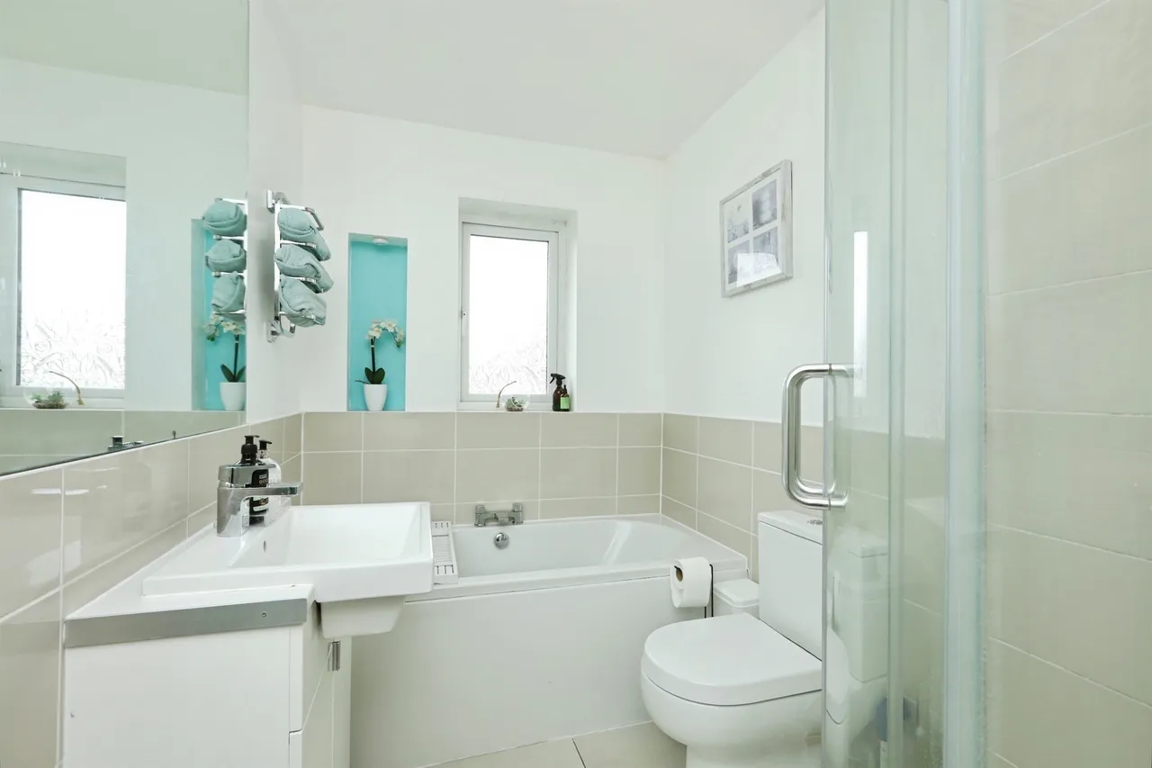 St. Andrews Grove, Hatfield, DN7, photo 12