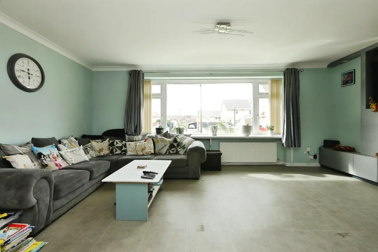 St. Andrews Grove, Hatfield, DN7, photo 5