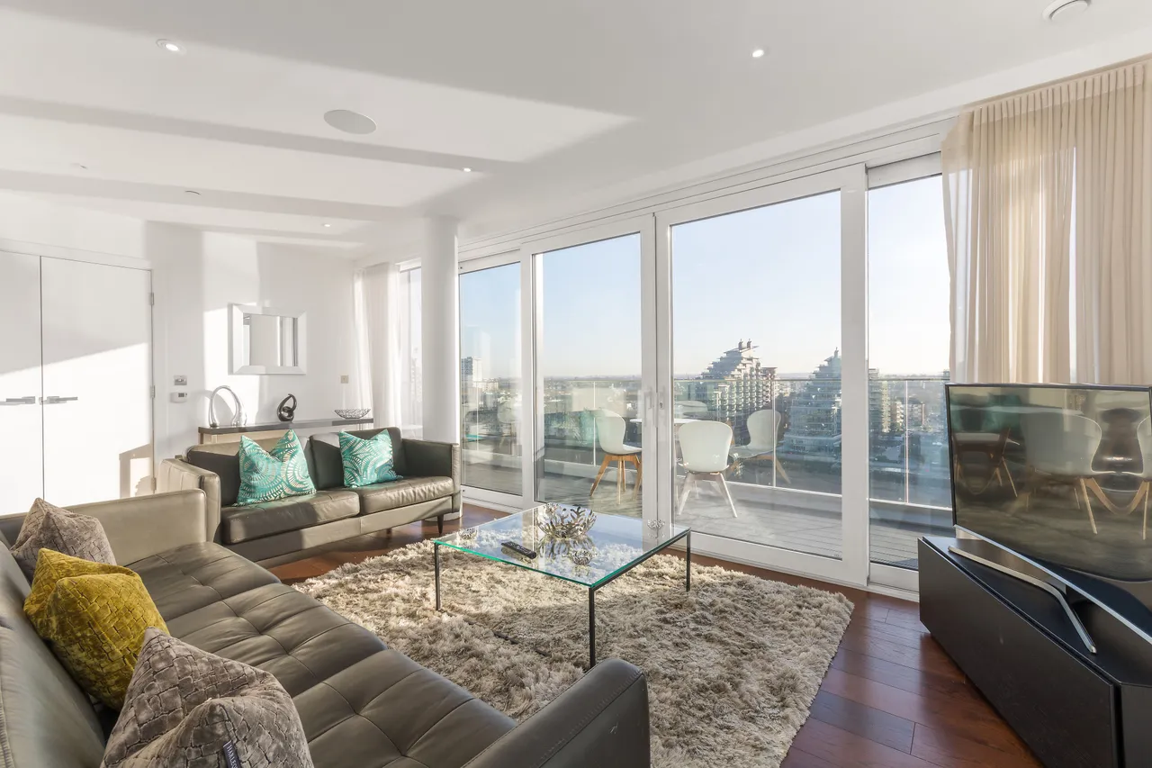 2 bed flat for sale — 58 Ravensbourne Apartments, 5 Central Avenue, London