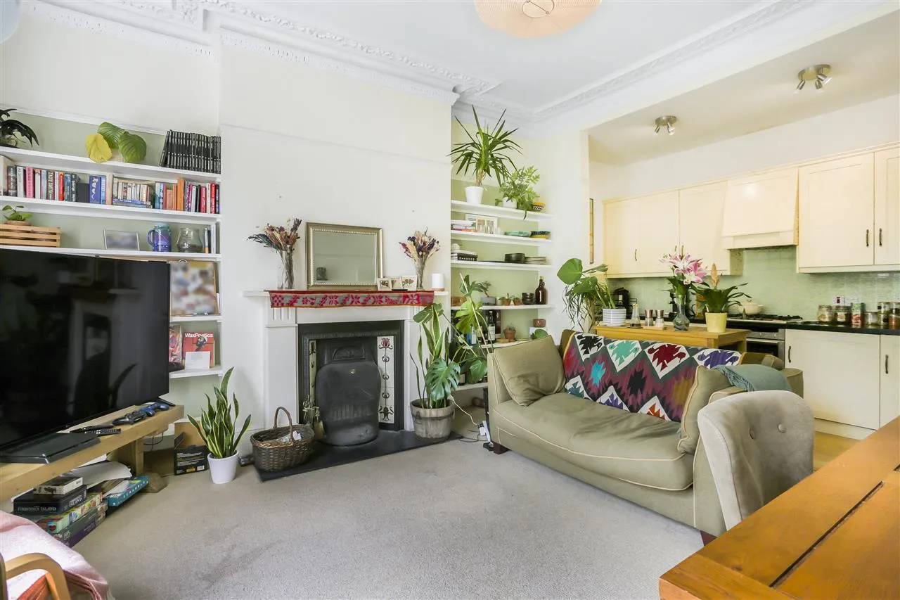 Dalmeny Road, London, photo 15